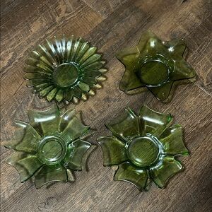Set of 4 Vintage Green Glass Bowls Flowers Daisy Design 5.5" Trinket Berry Bowls